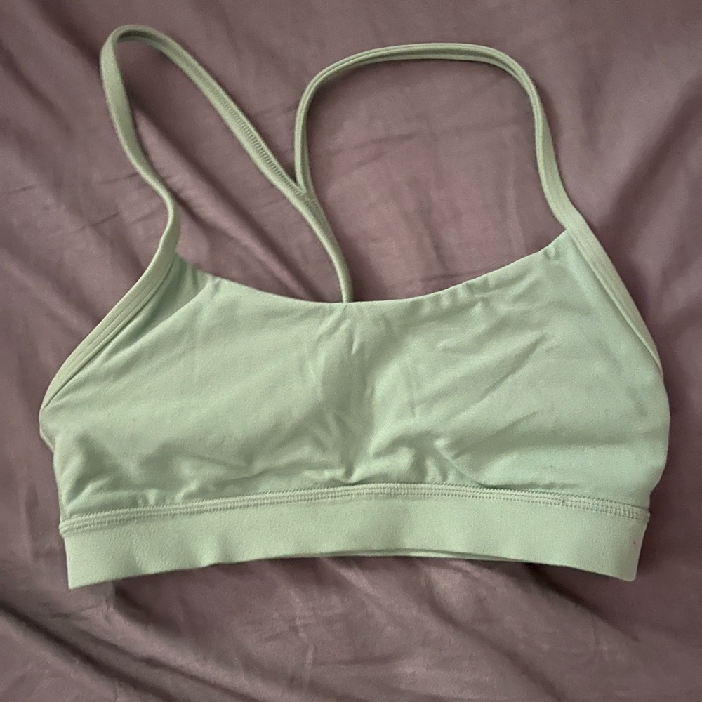 Lululemon sports bra light green